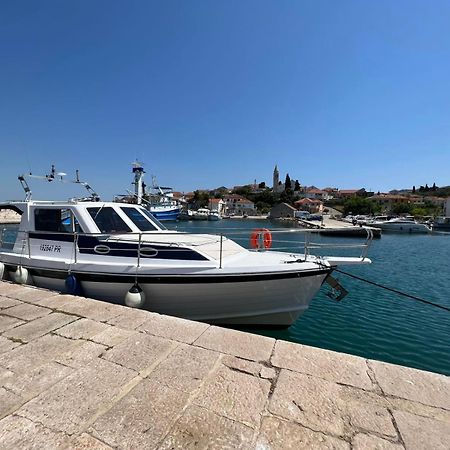 Apartmani Ciklic Dobropoljana Bagian luar foto