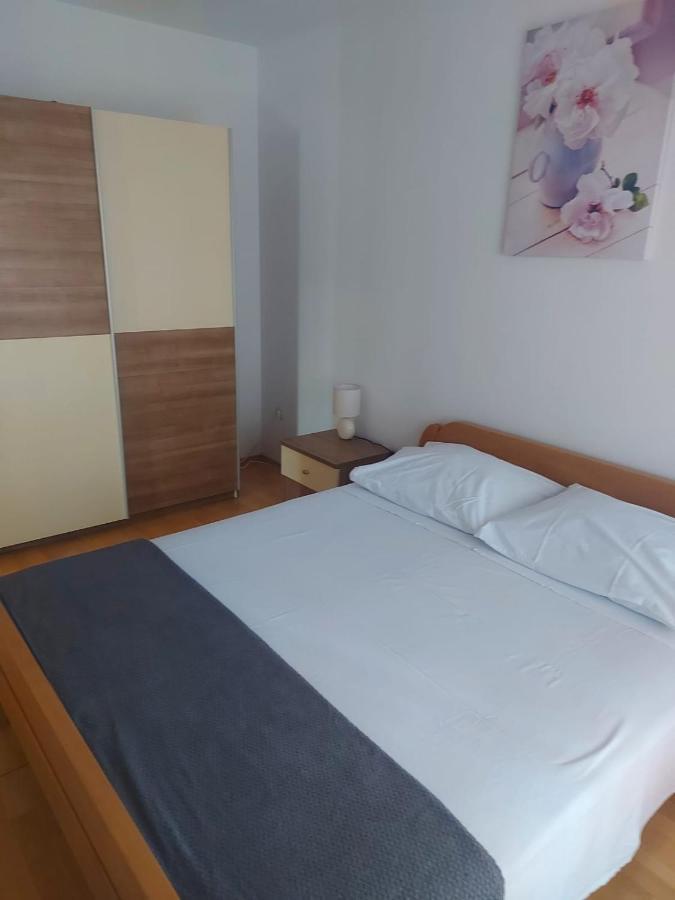 Apartmani Ciklic Dobropoljana Bagian luar foto