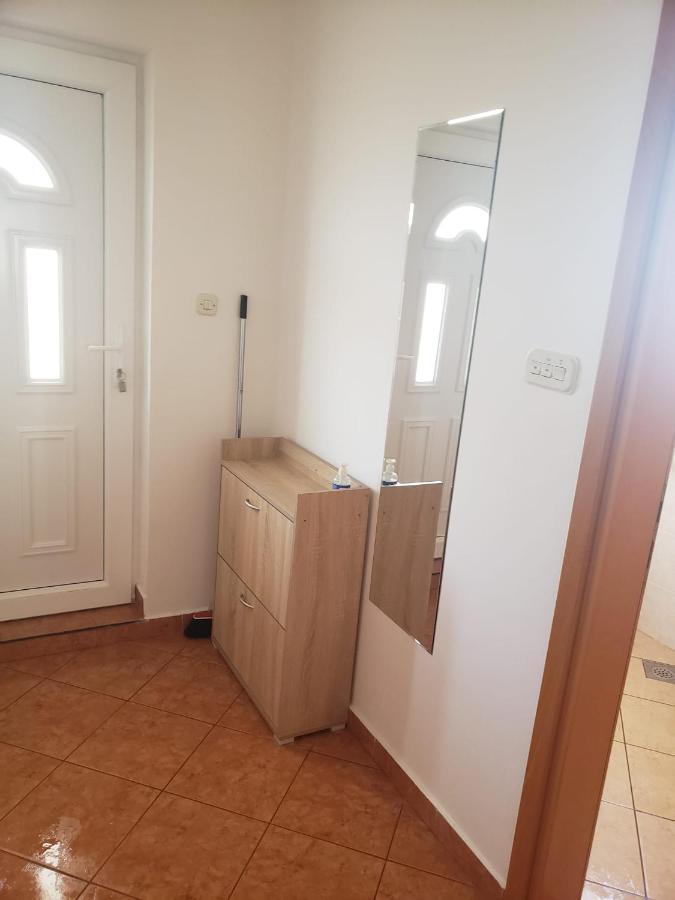 Apartmani Ciklic Dobropoljana Bagian luar foto