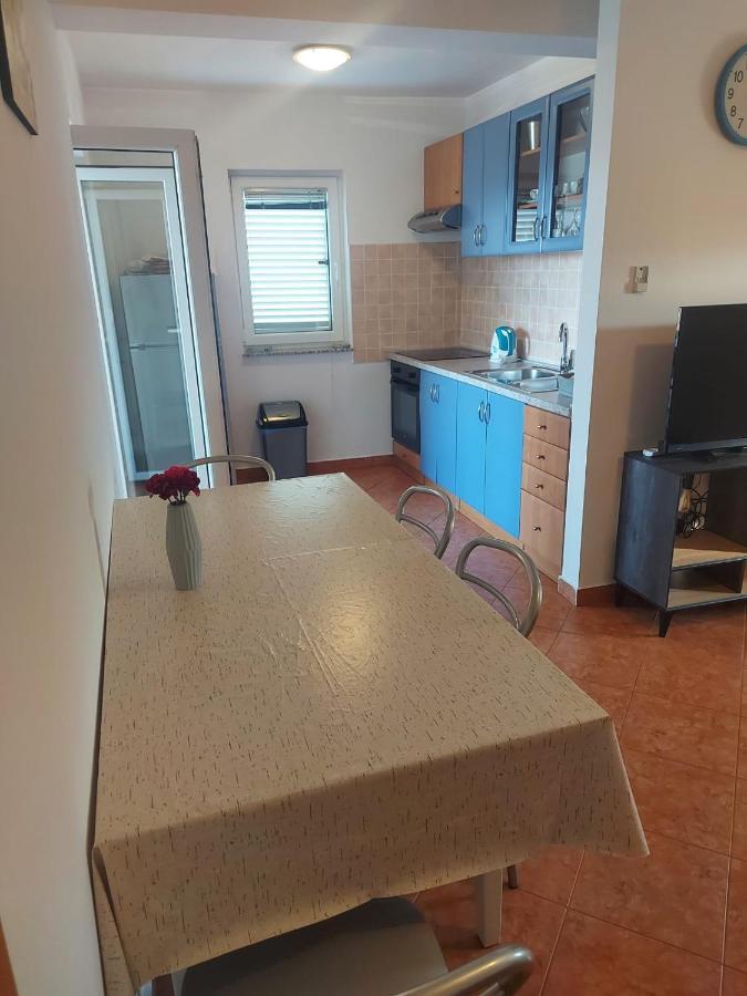 Apartmani Ciklic Dobropoljana Bagian luar foto