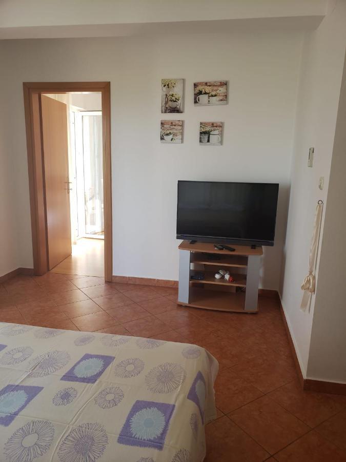 Apartmani Ciklic Dobropoljana Bagian luar foto