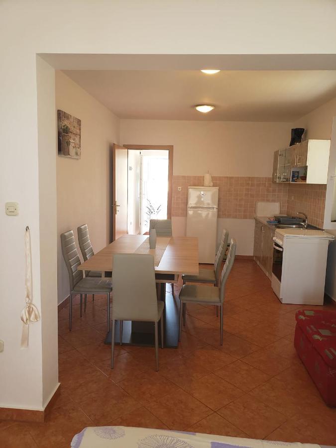 Apartmani Ciklic Dobropoljana Bagian luar foto