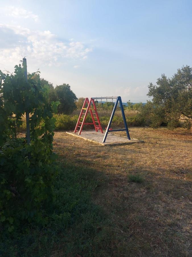 Apartmani Ciklic Dobropoljana Bagian luar foto