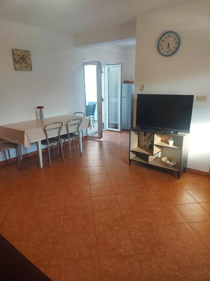Apartmani Ciklic Dobropoljana Bagian luar foto