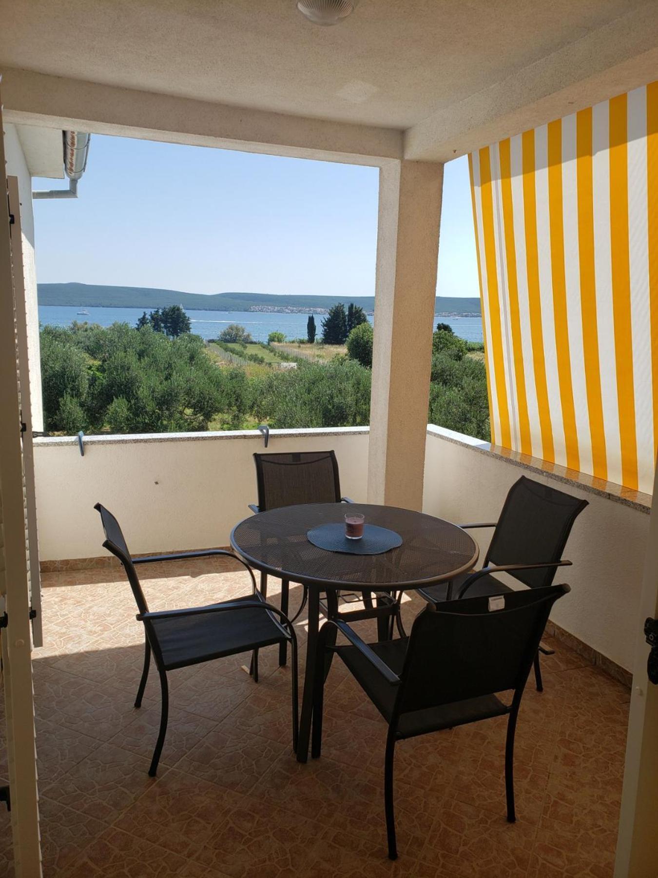 Apartmani Ciklic Dobropoljana Bagian luar foto